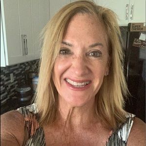 Meet your Posher, Jeanne